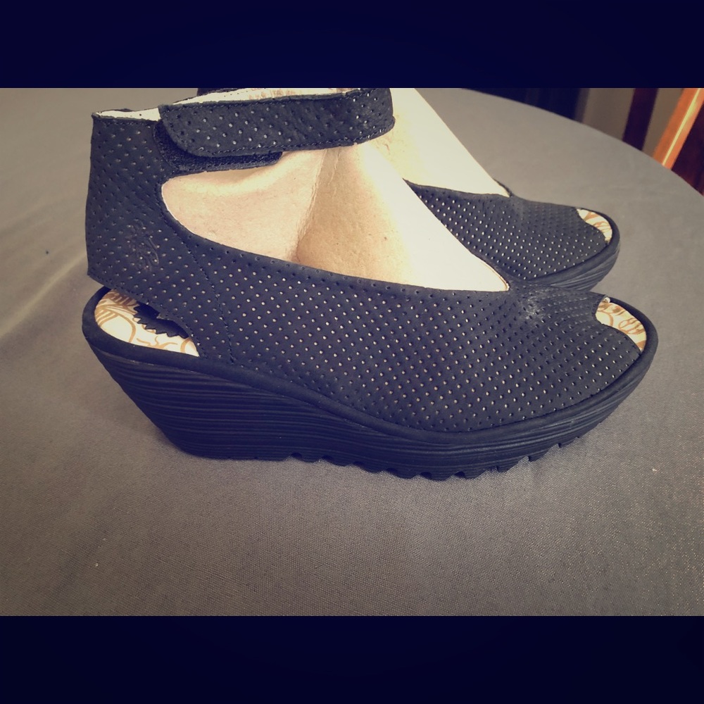 Fly London Yala Pref size 9 black
